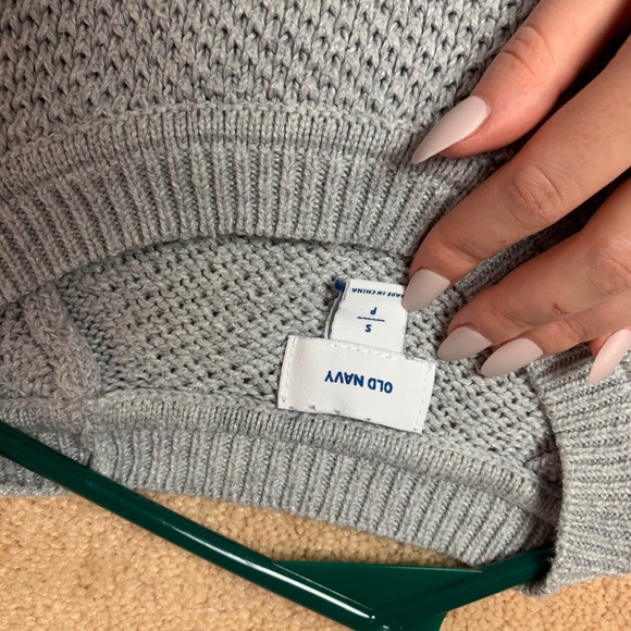 Grey Old Navy Sweater - Picture 4 of 6
